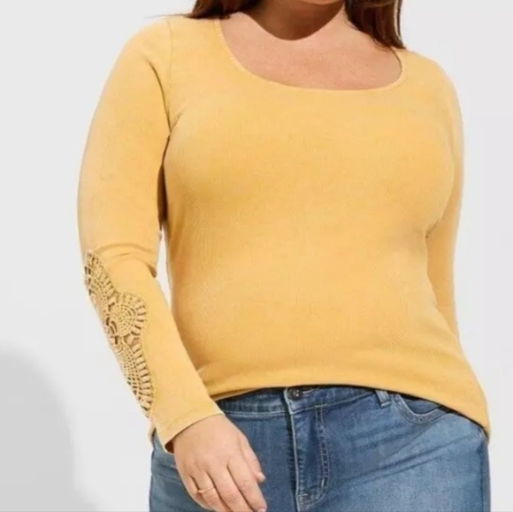 Torrid Crochet Cuff Ribbed Scoop Neck Tee - Picture 1 of 4